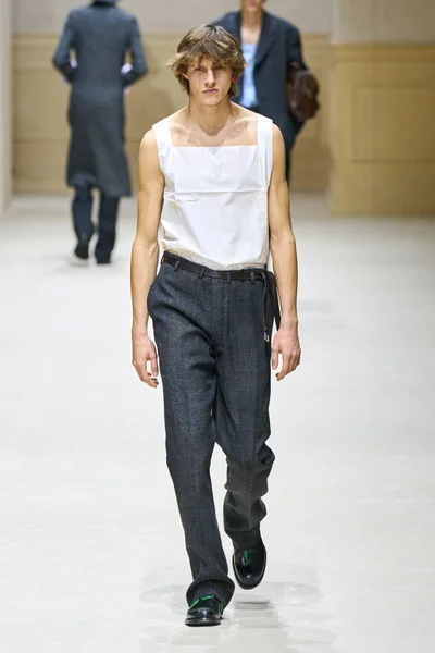 Look 43